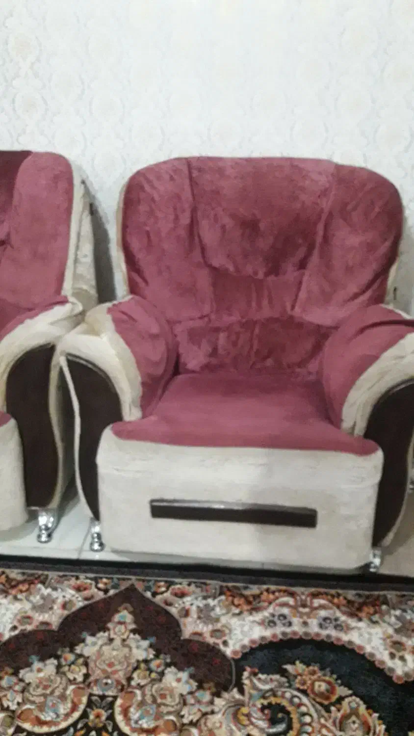 مبل ۷ نفره فقط ۵۰۰ هزار|مبلمان خانگی و میز عسلی|کرمانشاه, |دیوار