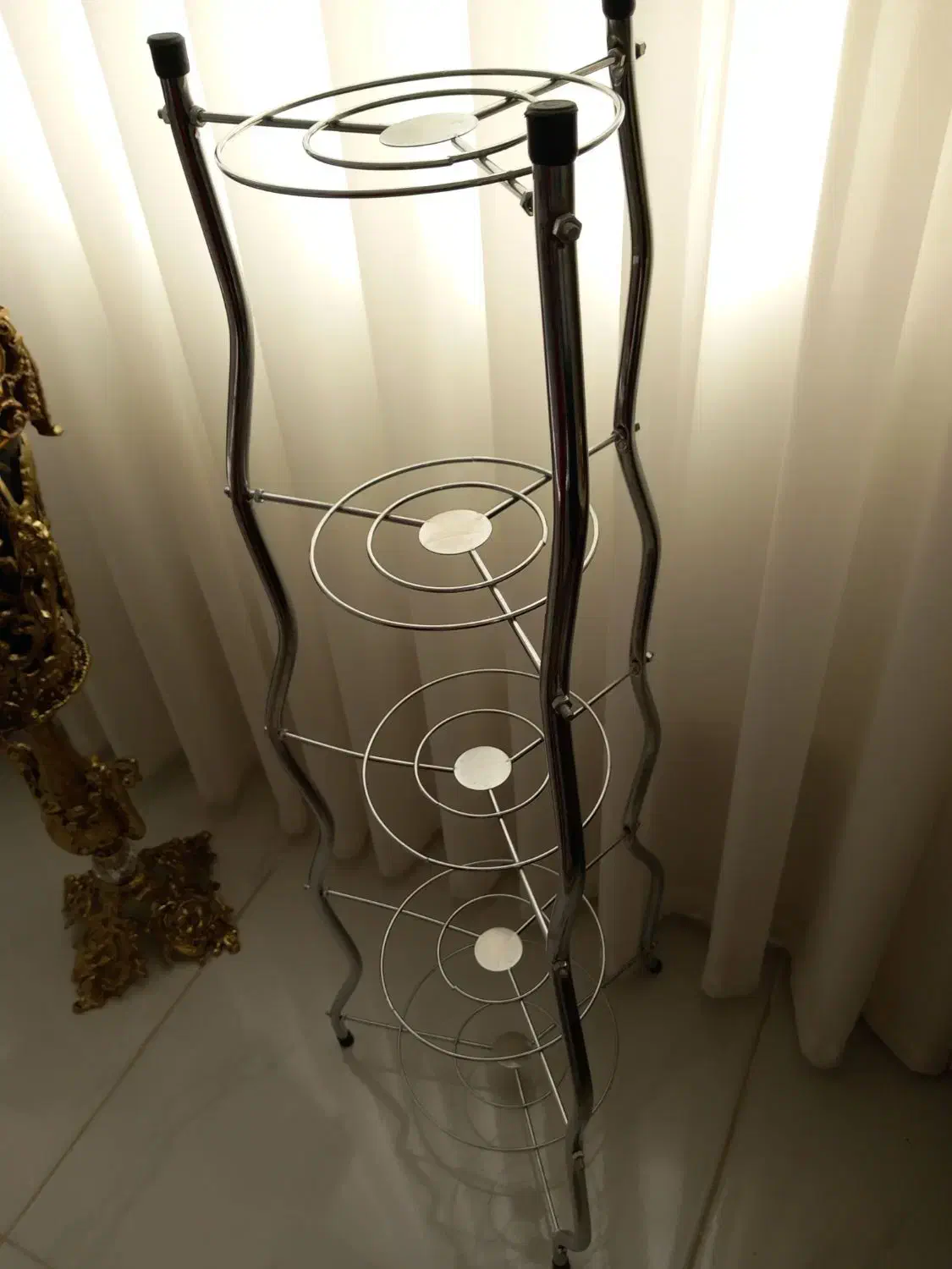 پایه قابلمه نونو|آب‌چکان و نظم‌دهنده ظروف|تربت‌حیدریه, ۴۵ متری|دیوار