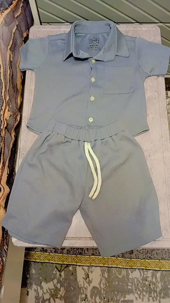 لباس بچگانه|کفش و لباس بچه|رشت, پیرکلاچای|دیوار