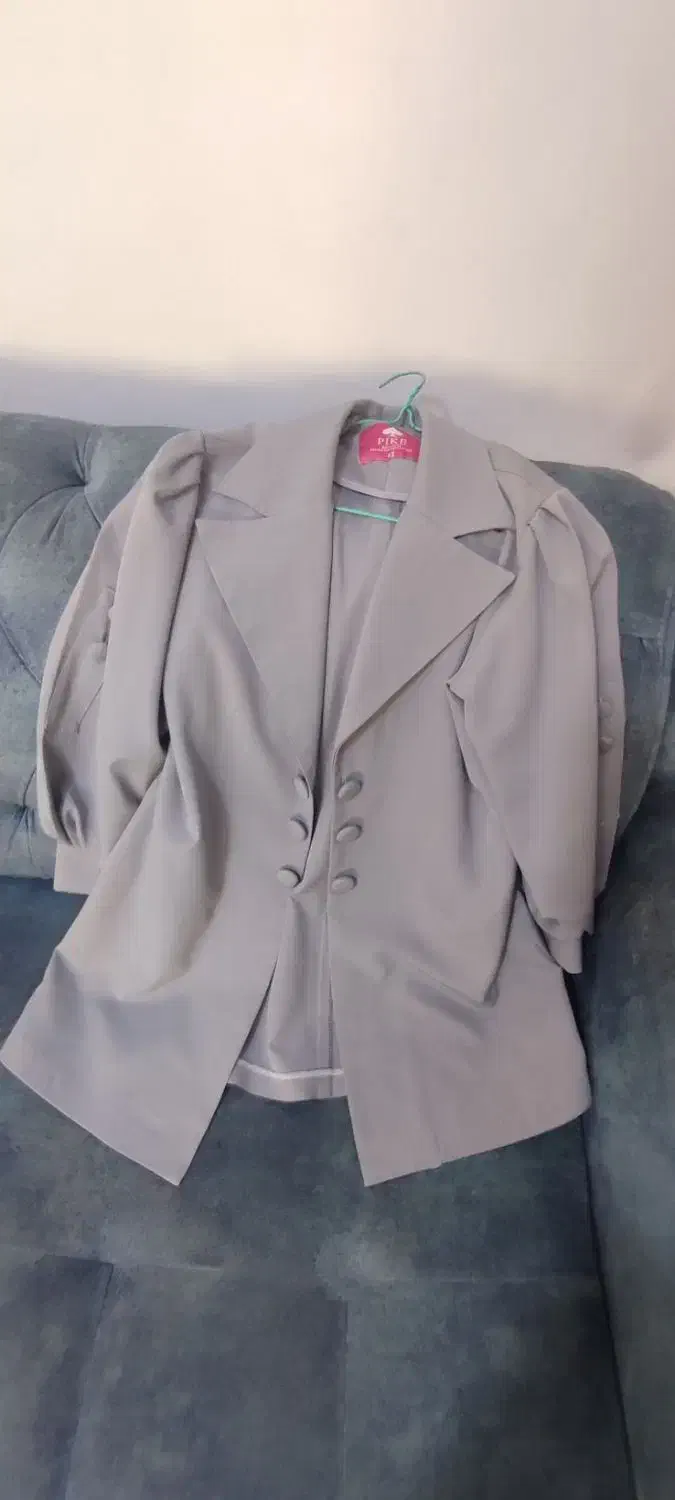 تعدادی لباس زنانه ومردانه ویه دونه صندل همه درحدنو|لباس|کرج, ساماندهی|دیوار