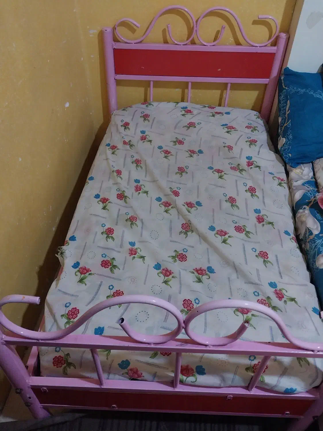 تخت خواب کودک|تخت و صندلی بچه|مسجد سلیمان, |دیوار