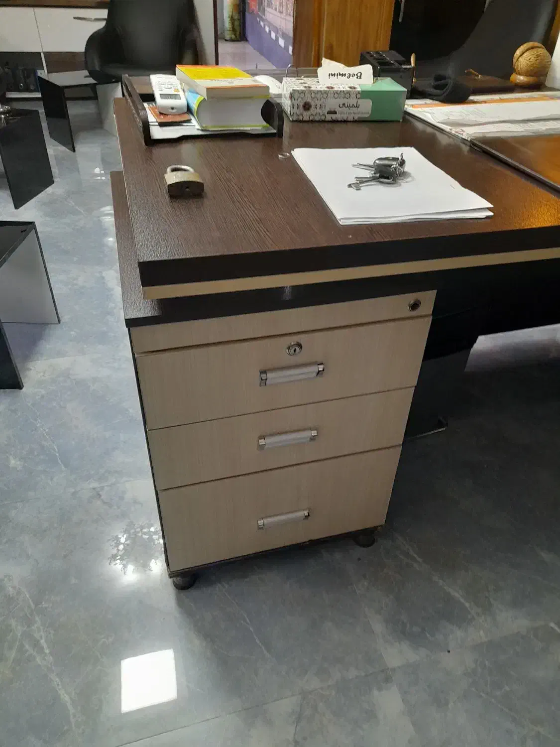 فروش میز مدیریت درحدنو|مبلمان اداری|محمدشهر, محمدشهر|دیوار