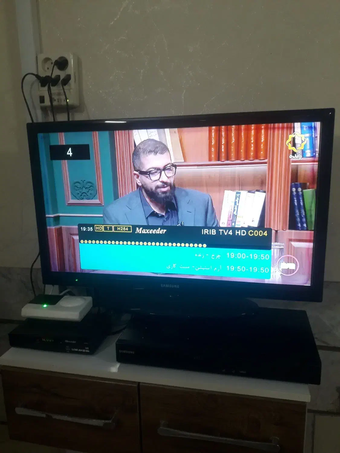 تلویزیون ال ای دی 32 LED سامسونگ بسیار سالم سلامت|تلویزیون و پروژکتور|قرچک, باقرآباد|دیوار