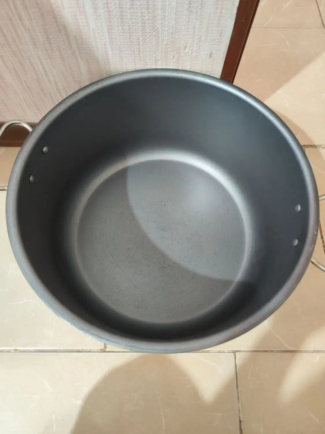 قابلمه تفلون سایز بزرگ مهاجران|ظروف پخت‌وپز|مهاجران, |دیوار