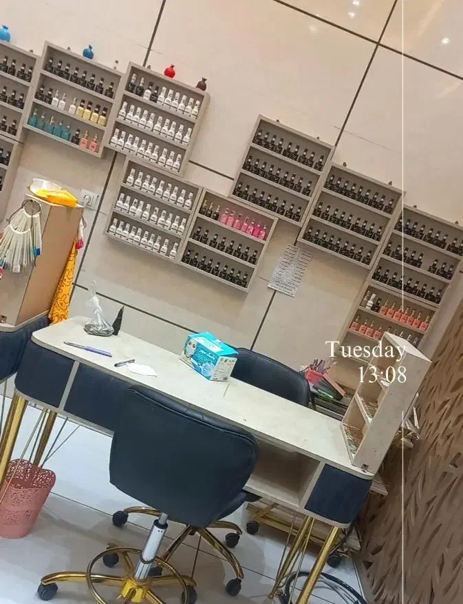 ست کامل تجهیزات آرایشگاه مخمل|آرایشگاه و سالن‌های زیبایی|شیراز, زرهی|دیوار