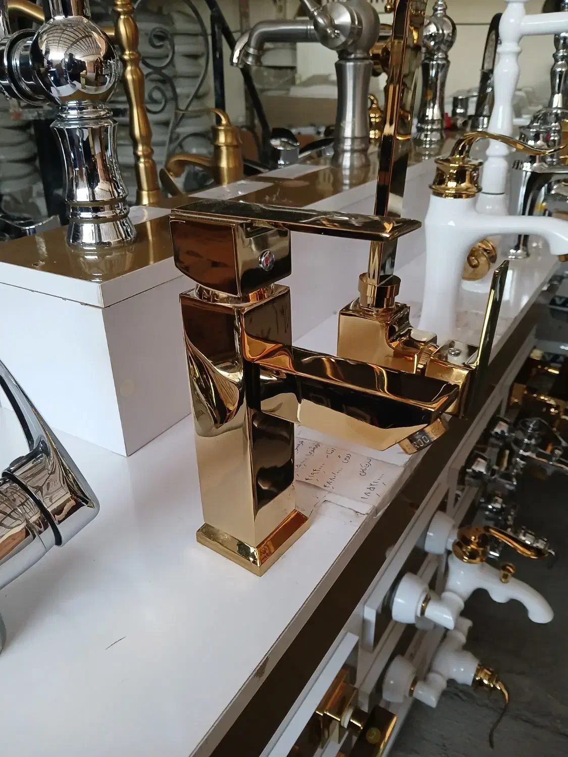 فلت طلایی ظرفشویی روشویی توالت حمام|لوازم سرویس بهداشتی|تهران, شهرک شریفی|دیوار