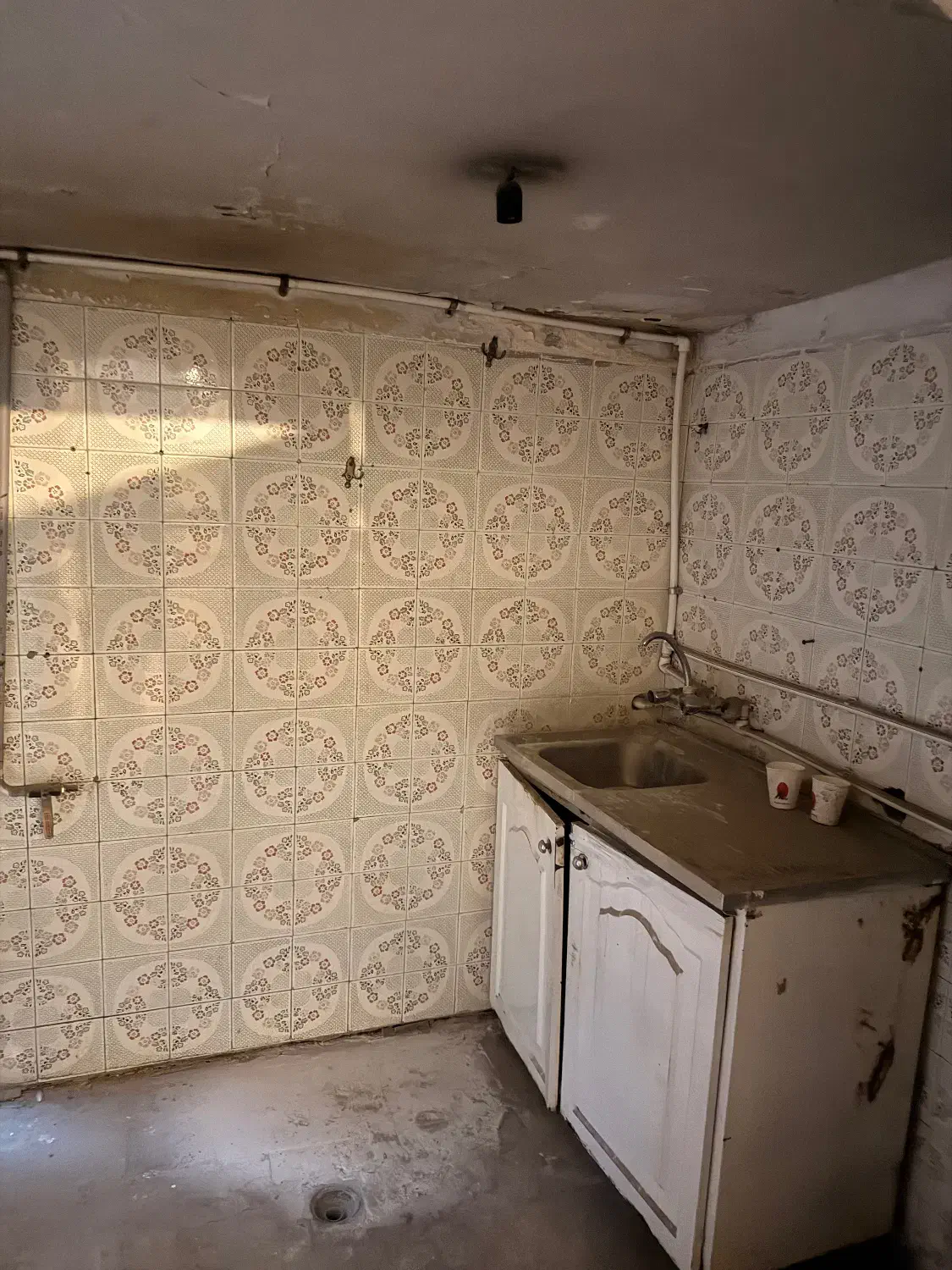 ساختمان ۳ طبقه مستقل دربست