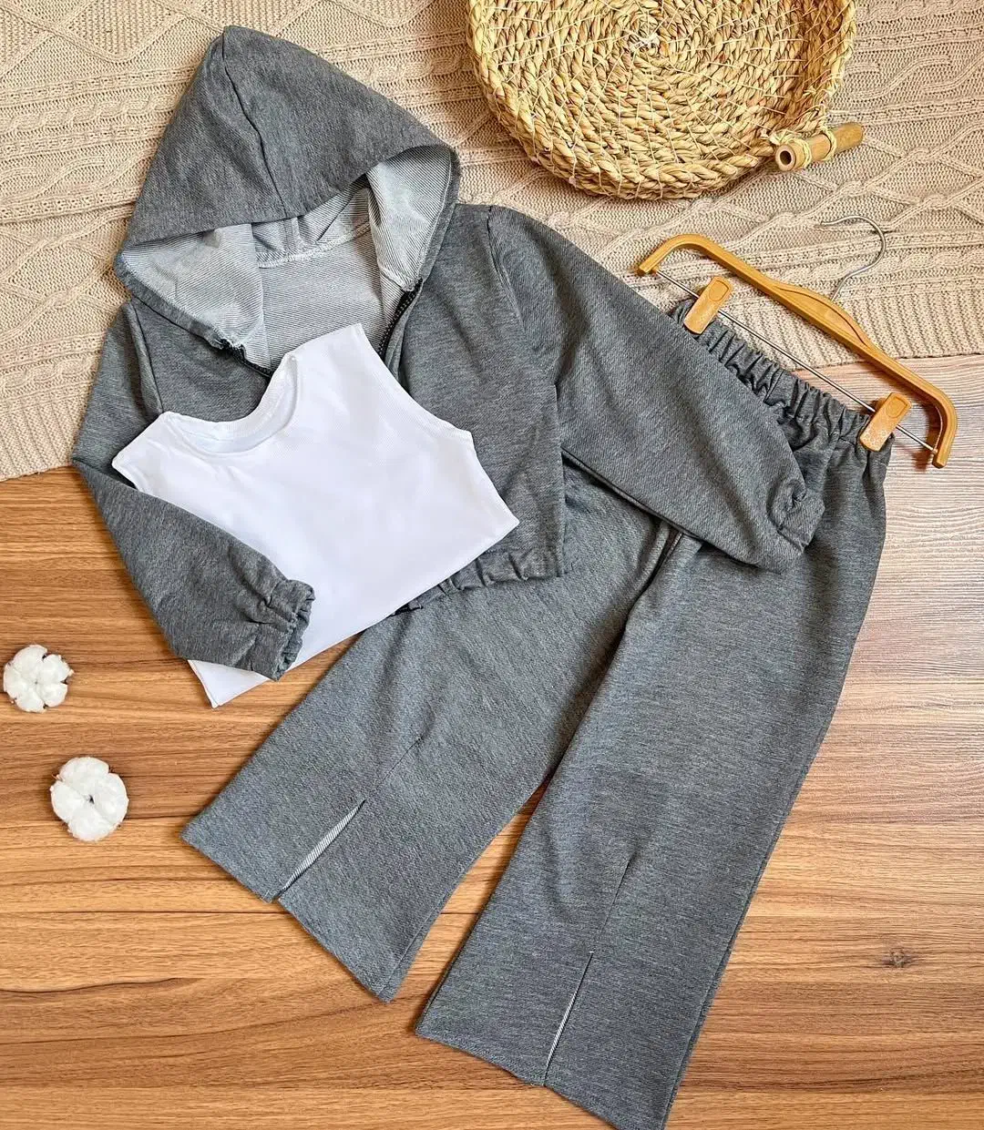 پوشاک بچگانه باقیمت های باور نکردنی|کفش و لباس بچه|شیراز, زند|دیوار