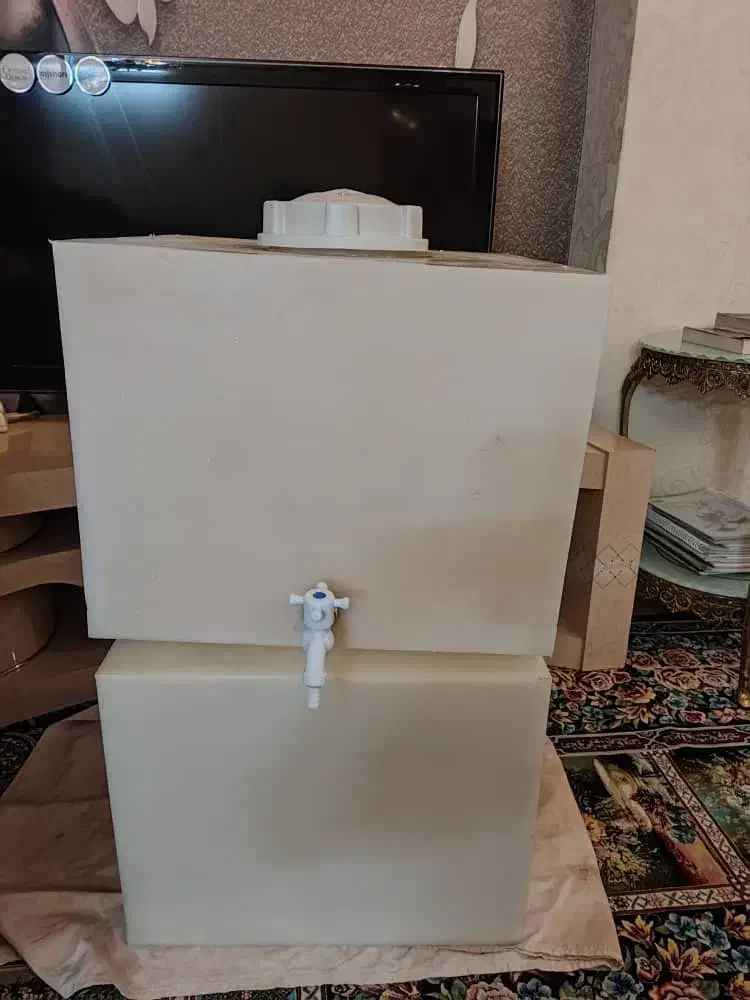 مخزن اب شیردار نود لیتری|ظروف نگهدارنده، پلاستیکی، یک‌بارمصرف|تهران, تهرانپارس غربی|دیوار