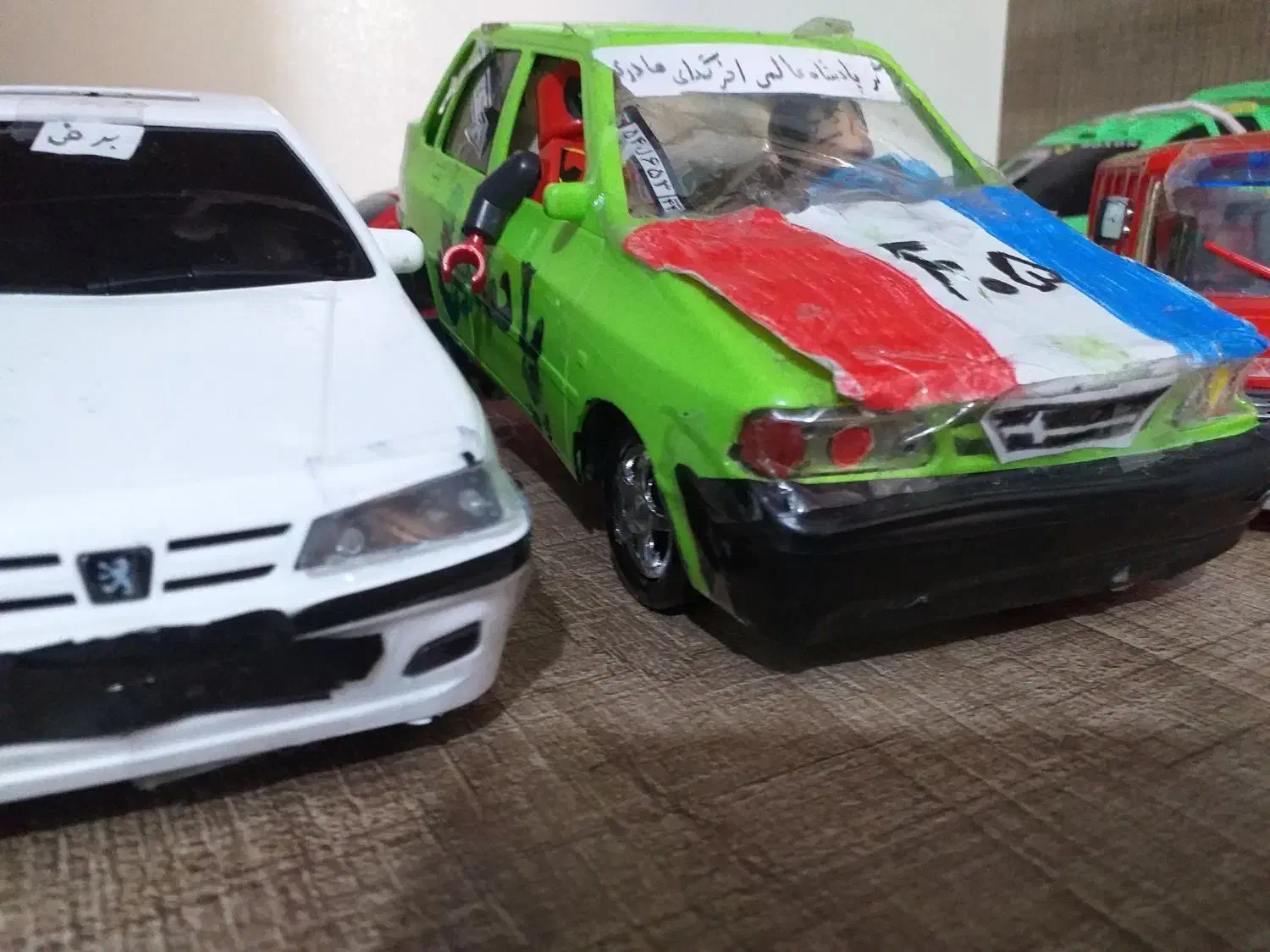 ماکت های ماشین|اسباببازی بچه|رشت, فلسطین|دیوار