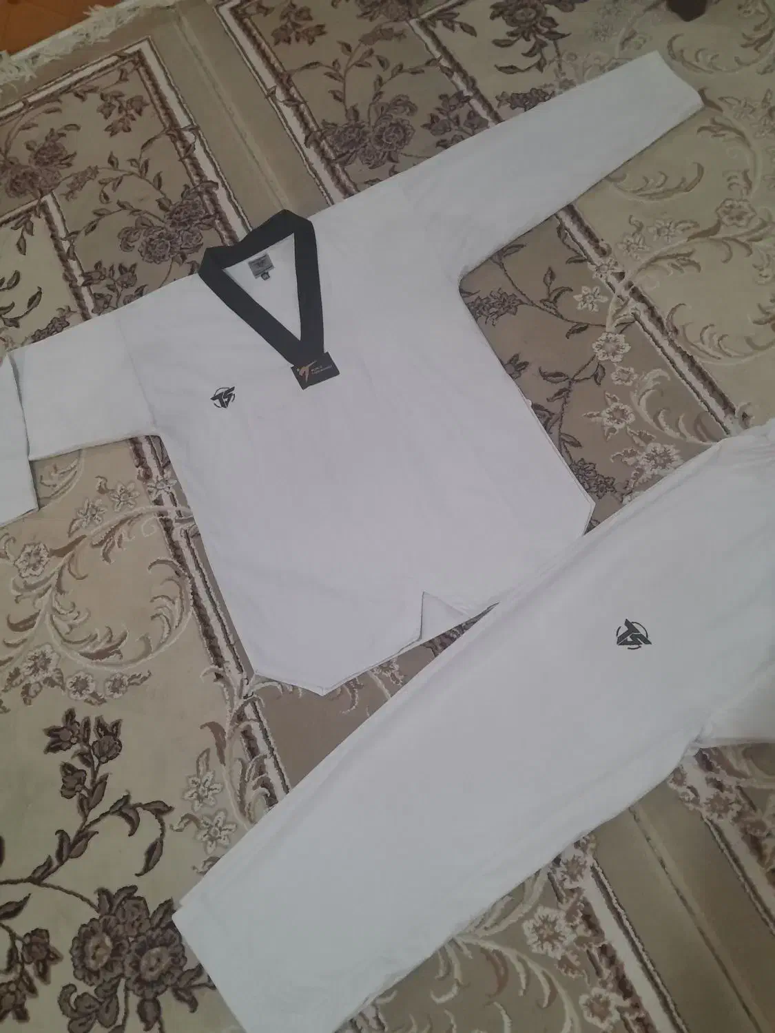 لباس تکواندو و کمربند آبی و قرمز|تجهیزات ورزشی|خرمآباد, |دیوار