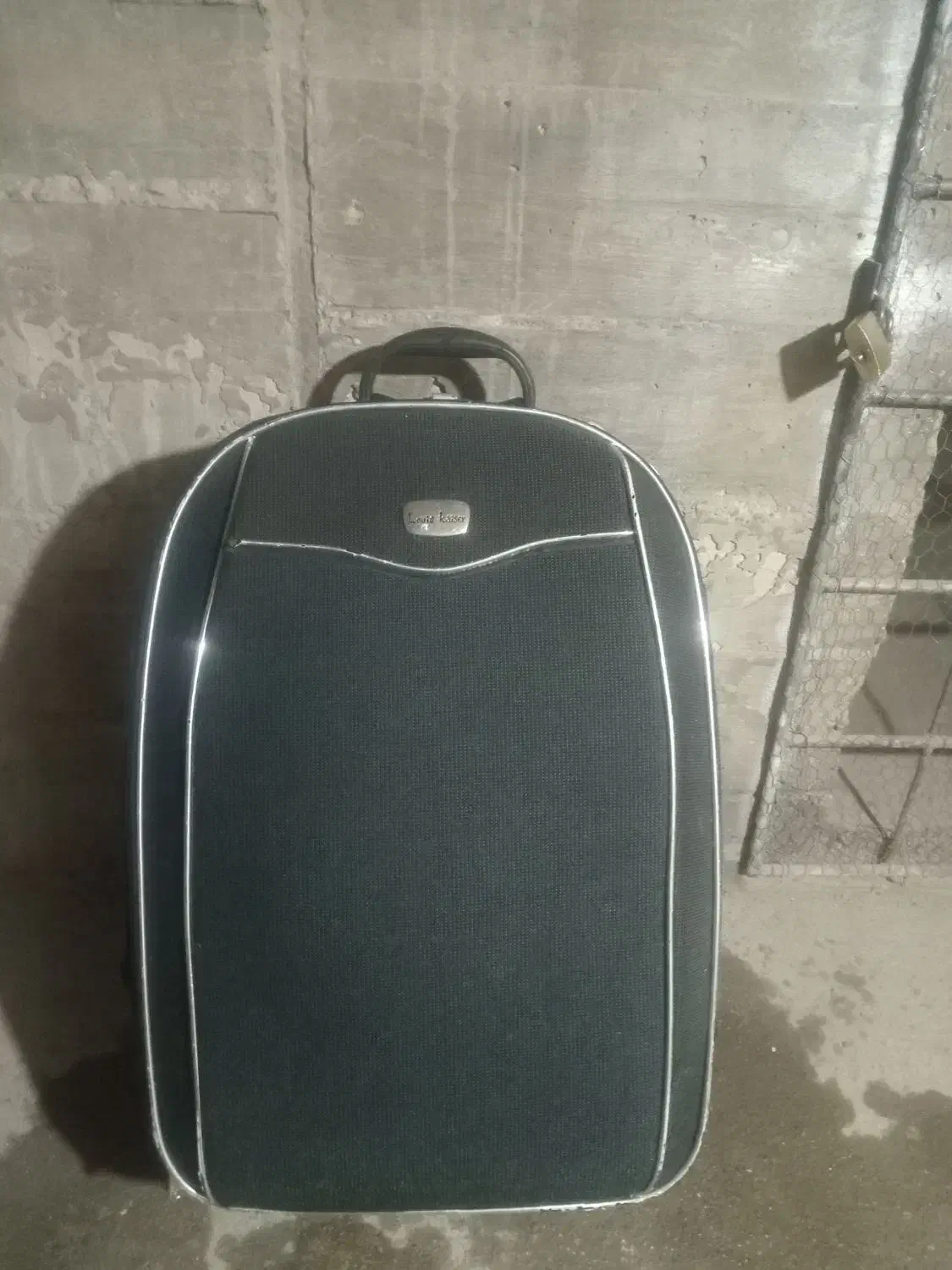 چمدان|کیف، کفش، کمربند|تبریز, |دیوار