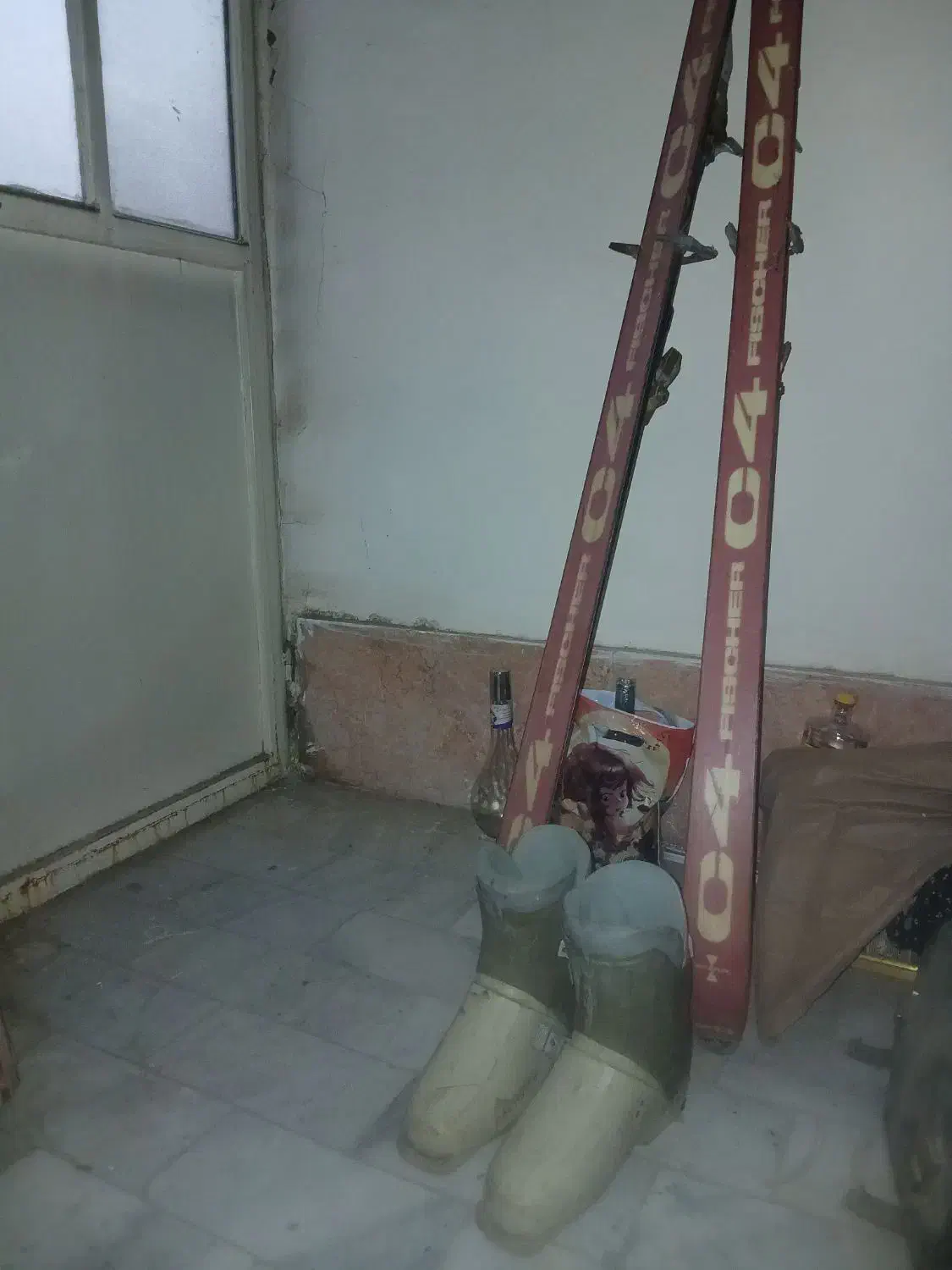 اسکی سالامون به همراه بوت اصل|ورزشهای زمستانی|چهارباغ, |دیوار