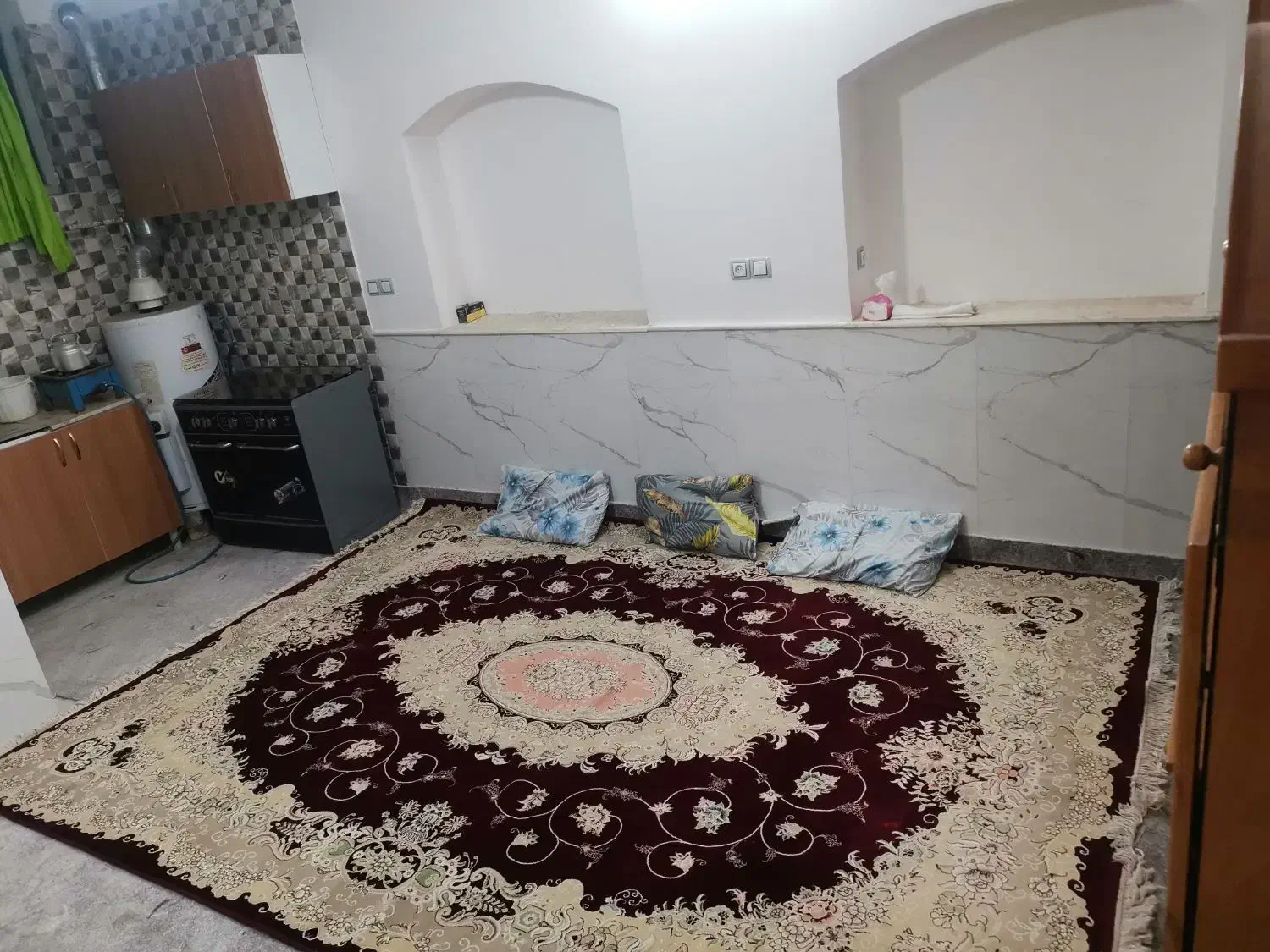 سوئت اجاره ای. نقلی وتمیز|اجارهٔ کوتاه‌مدت آپارتمان و سوئیت|کاشان, میدانگاه آقا|دیوار