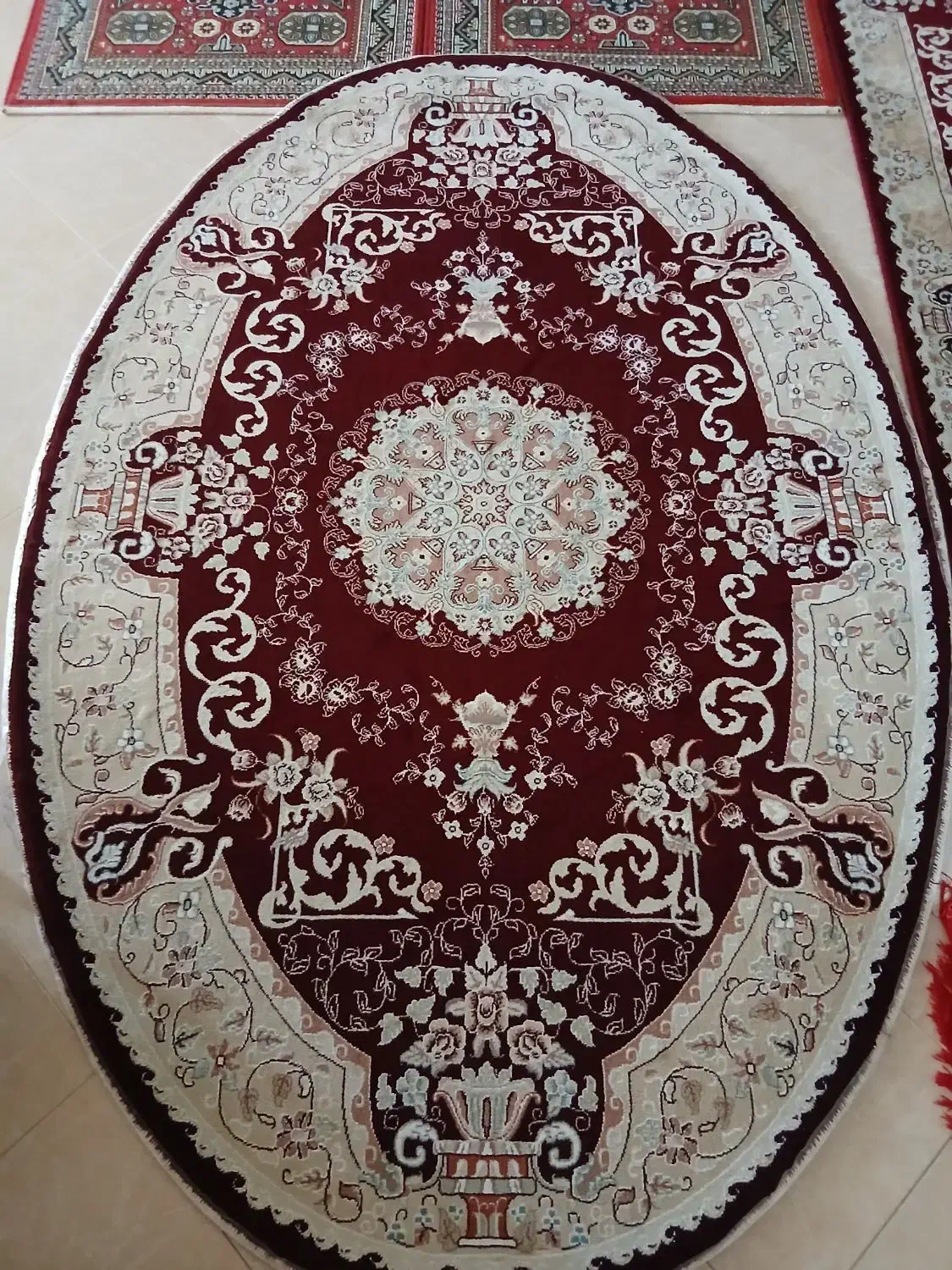 فرش بیضی|فرش|کرج, ساسانی (قلمستان)|دیوار