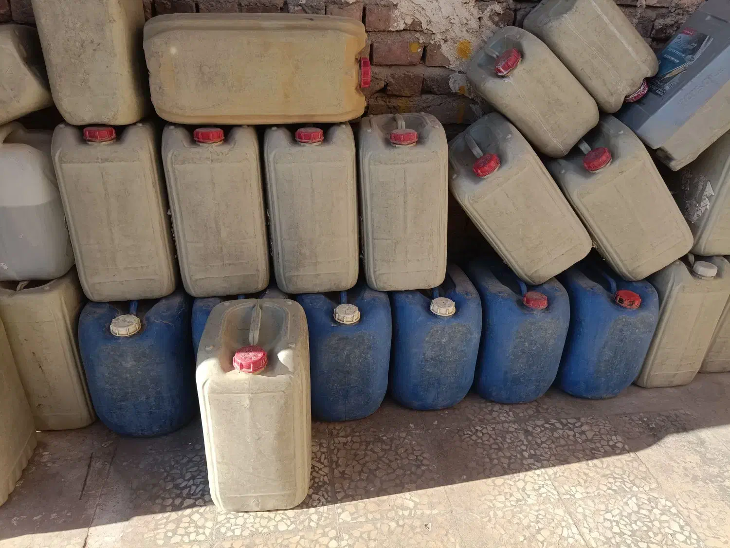 گالن 30لیتری و 35لیتر کارکرده و سالم|عمدهفروشی|خاش, |دیوار