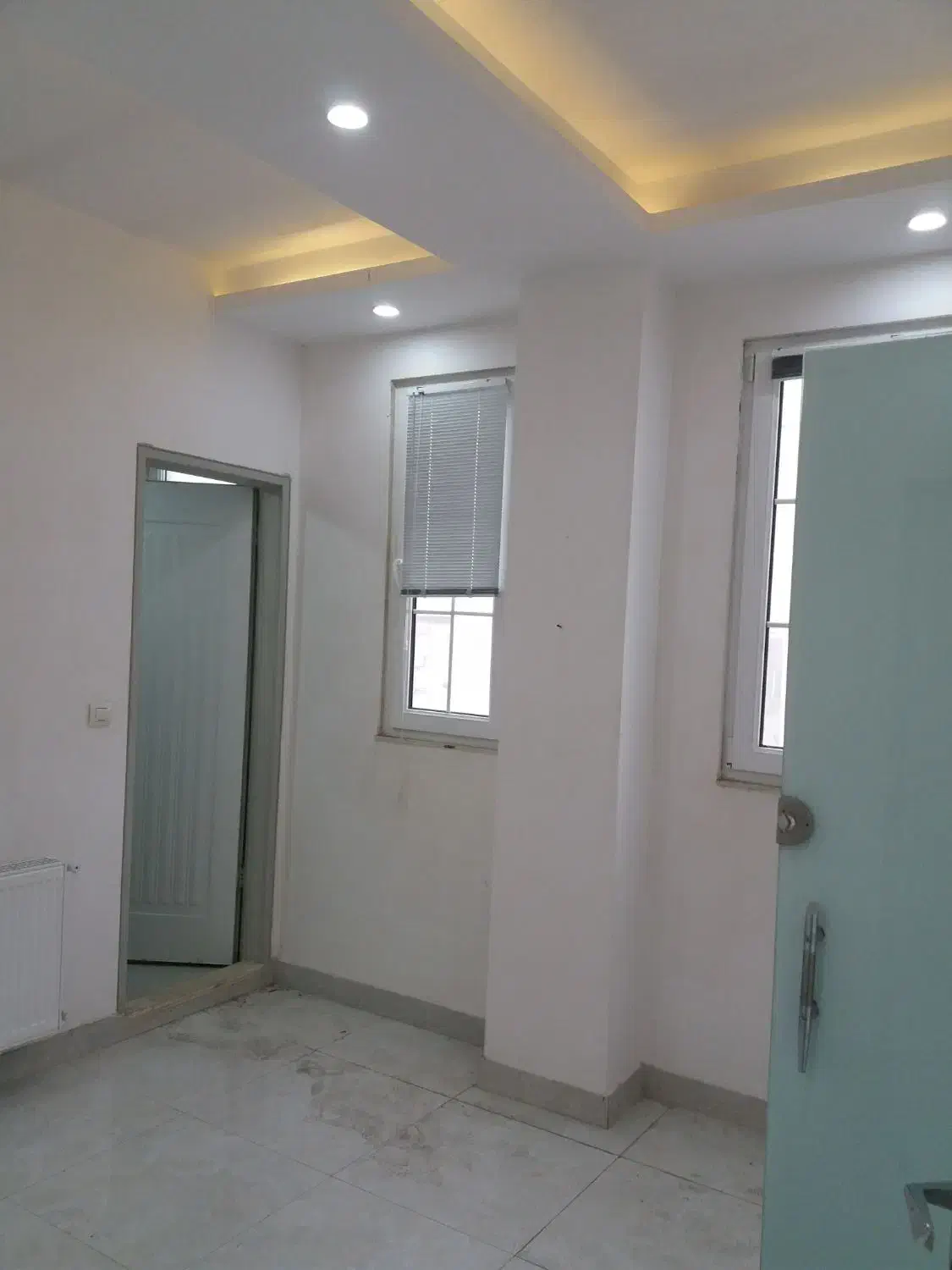 فروش واحد تجاری 90 متری چهارراه گلسار|فروش دفتر کار، اتاق اداری، مطب|رشت, گلسار|دیوار