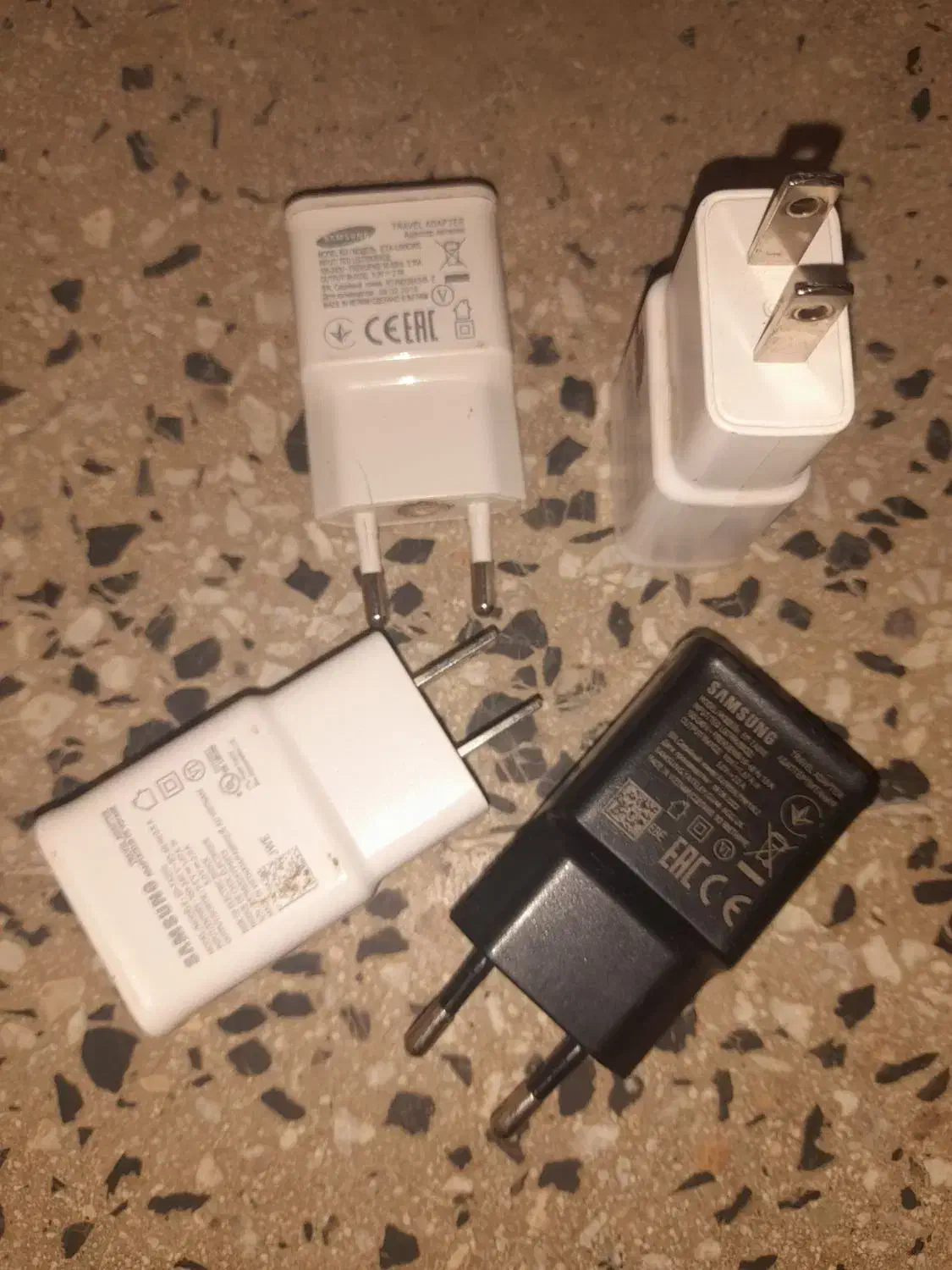 چند عدد کله شارژ و اینا همه رو میدم 400تومن|لوازم جانبی موبایل و تبلت|یاسوج, |دیوار