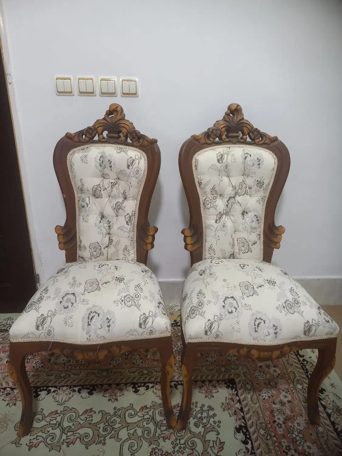 مبلمان سلتنطی همرا ه دو عدد گنجه  تمیز در حد نو|مبلمان خانگی و میز عسلی|تربتحیدریه, نواب صفوی|دیوار