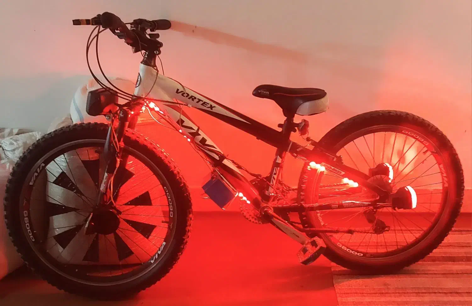 دوچرخه ویوا سایز ۲۴|دوچرخه، اسکیت، اسکوتر|دوگنبدان, |دیوار