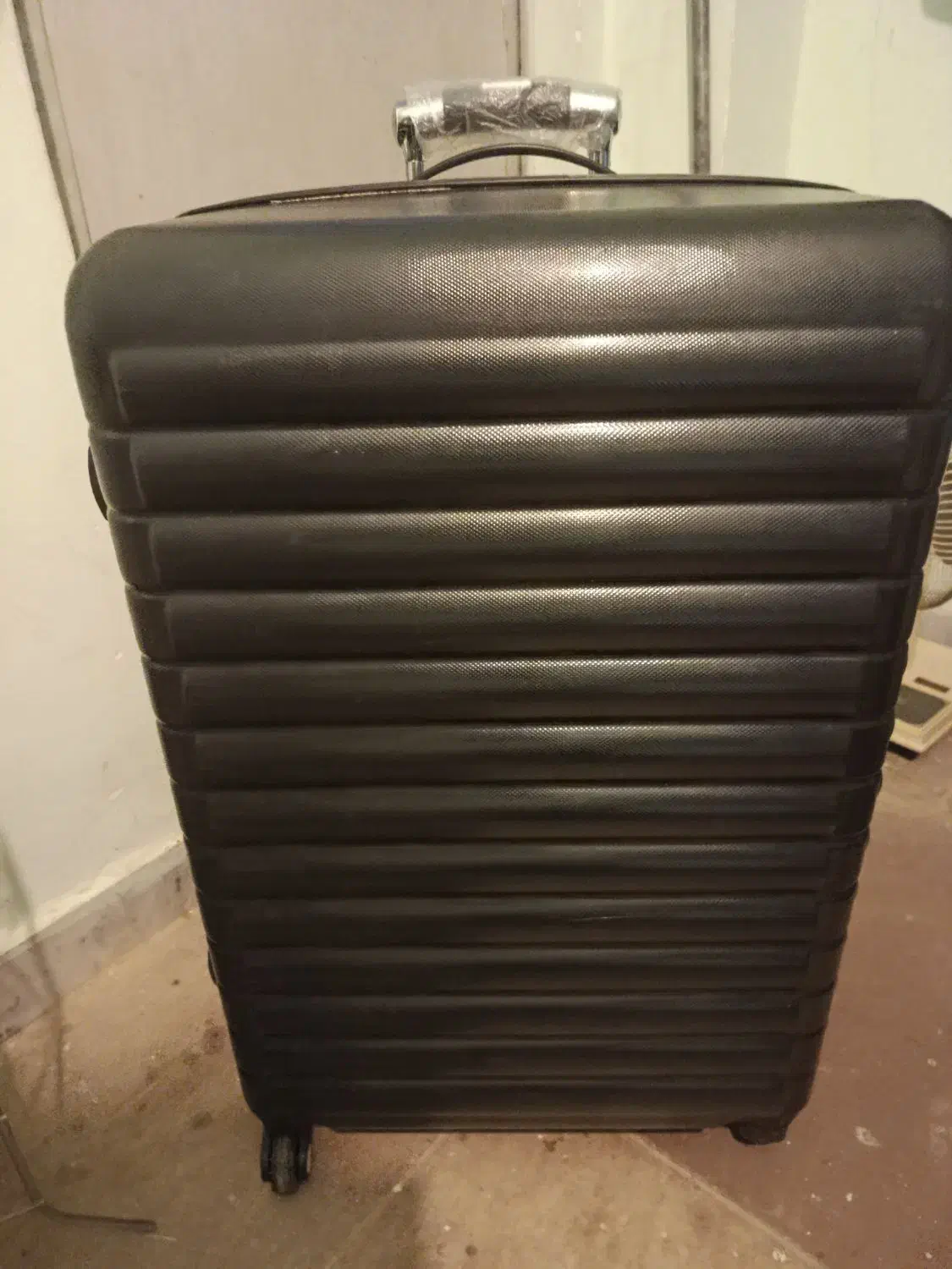 چمدان|کیف، کفش، کمربند|الیگودرز, |دیوار