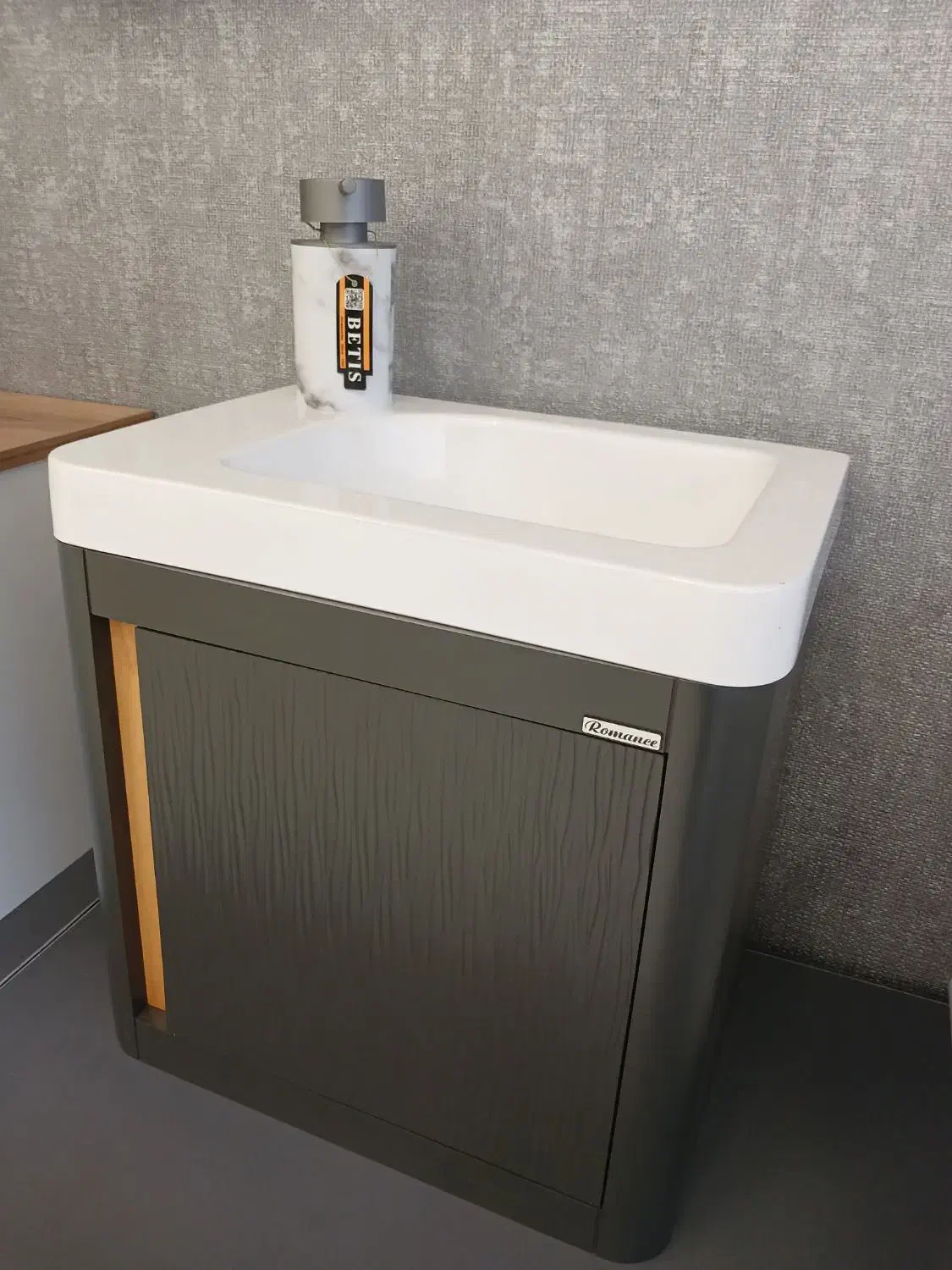 روشویی کابینتی pvc|لوازم سرویس بهداشتی|کوچصفهان, |دیوار