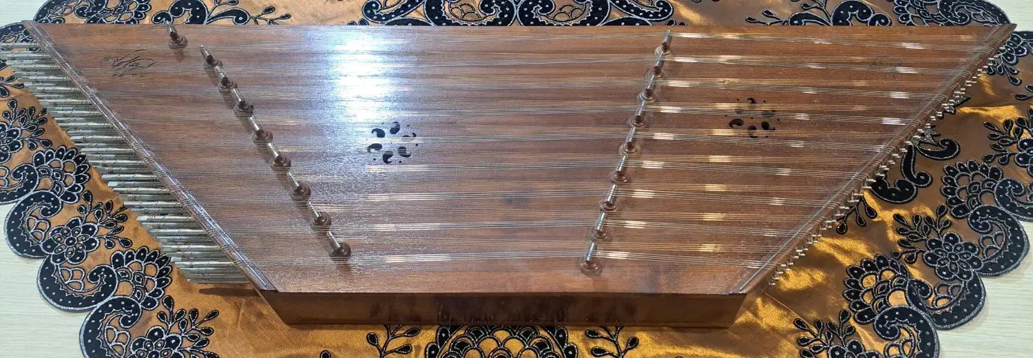 سنتور فرزام چوب گردو 500 ساله|سازهای سنتی|شیراز, منطقه هوایی شهید دوران|دیوار