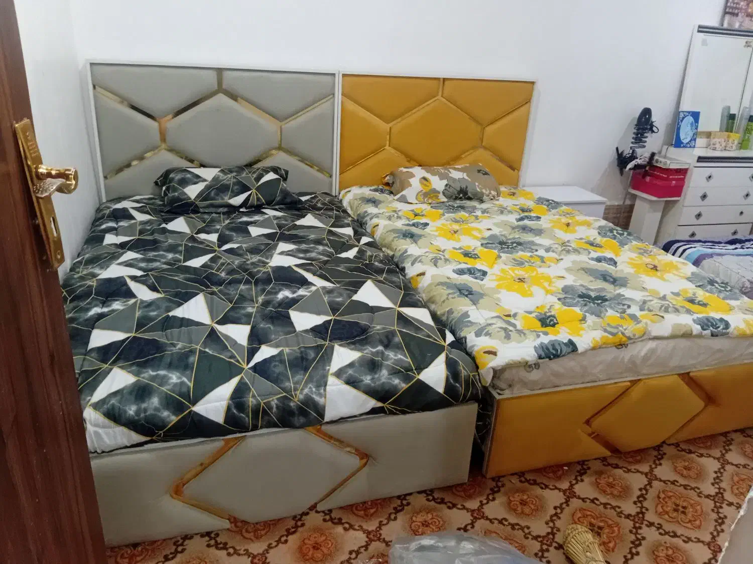 دو عدد تخت یکفره با عرض ۱۳۰|تخت و سرویس خواب|زابل, |دیوار