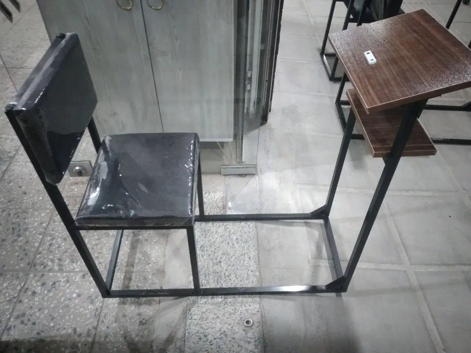 میز نماز|صندلی و نیمکت|زارچ, |دیوار