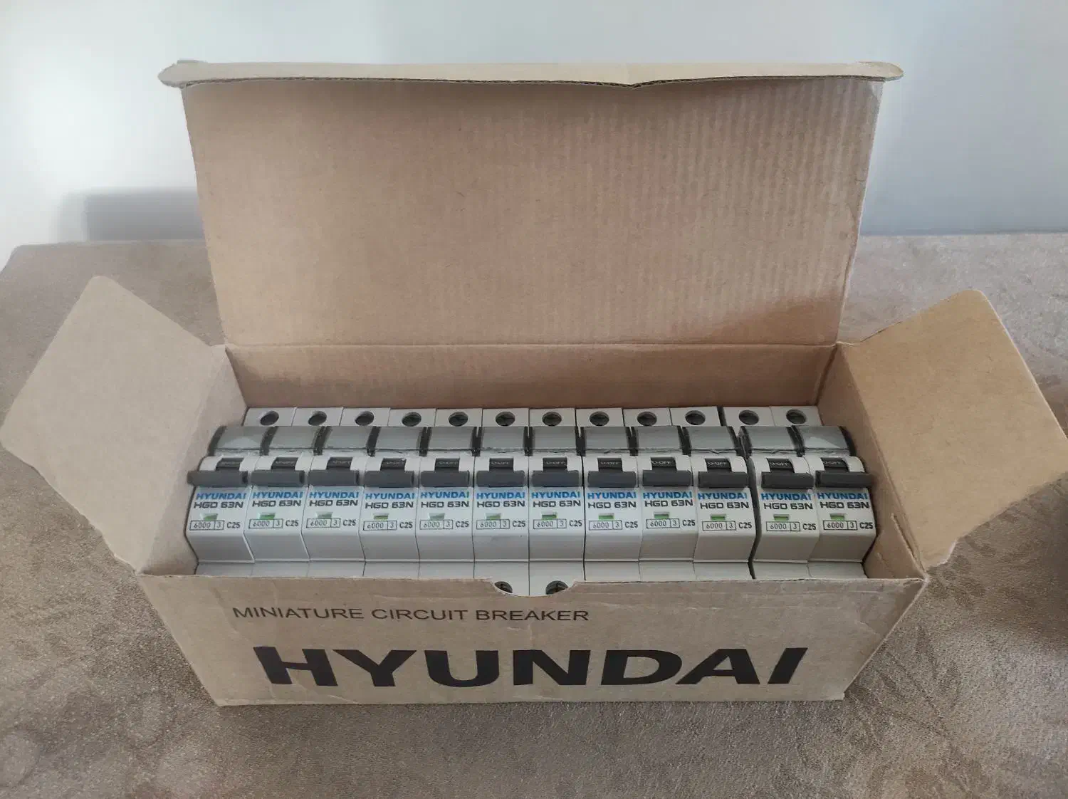 کلید مینیاتوری هیوندایی|مصالح و تجهیزات ساختمان|ری, صفاییه (چشمه علی)|دیوار