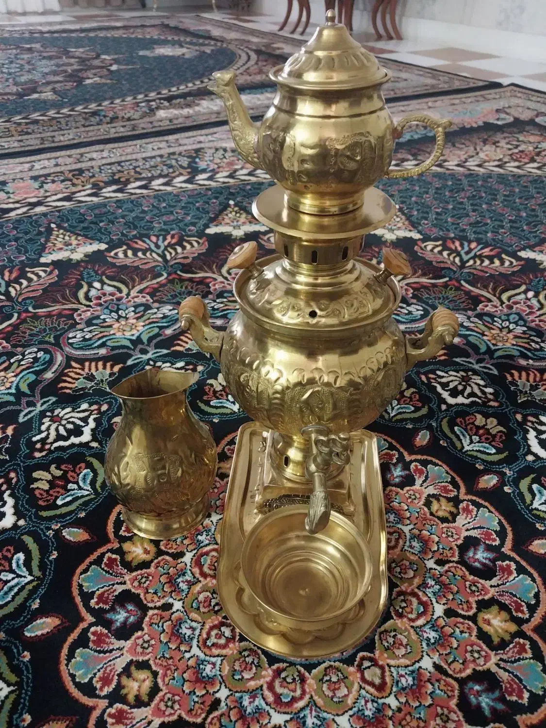 سماور برنجی کاملآ سالم و نو|کلکسیون اشیاء عتیقه|مهاجران, |دیوار