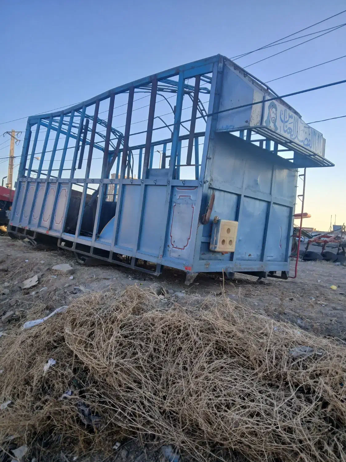 اتاق شیش چرخ|خودرو سنگین|تیکمه داش, |دیوار