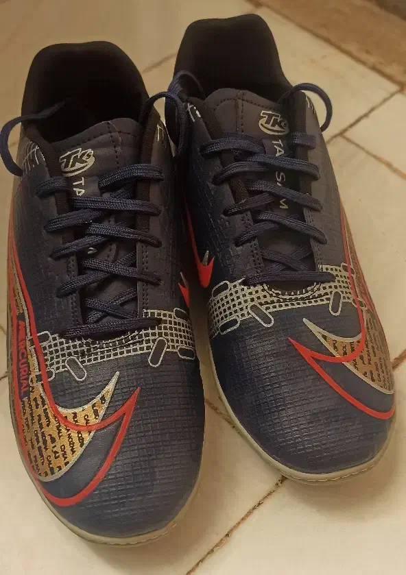 کفش فوتسال و چمن مصنوعی|کیف، کفش، کمربند|کرمانشاه, |دیوار