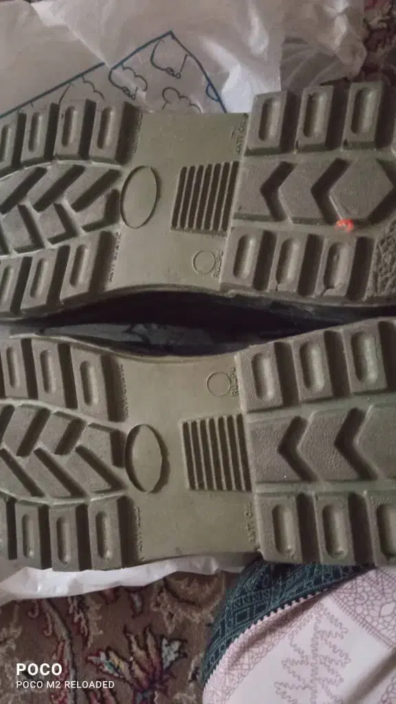 کفش ایمنی چرمی..جلو اهنی.سایزه ۴۰تا ۴۲.میخوره|کیف، کفش، کمربند|پاکدشت, پاکدشت (مامازند)|دیوار