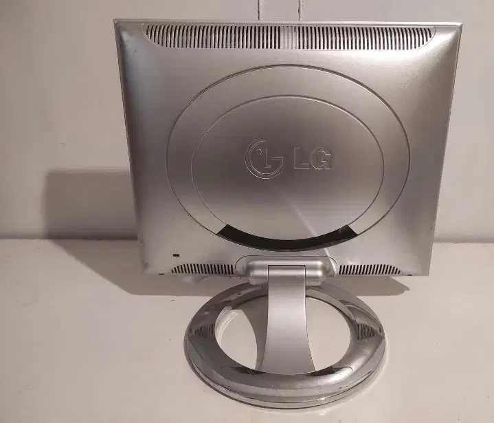 مانیتور الجی سالم و در حد نو|رایانه رومیزی|اصفهان, باغ زیار|دیوار