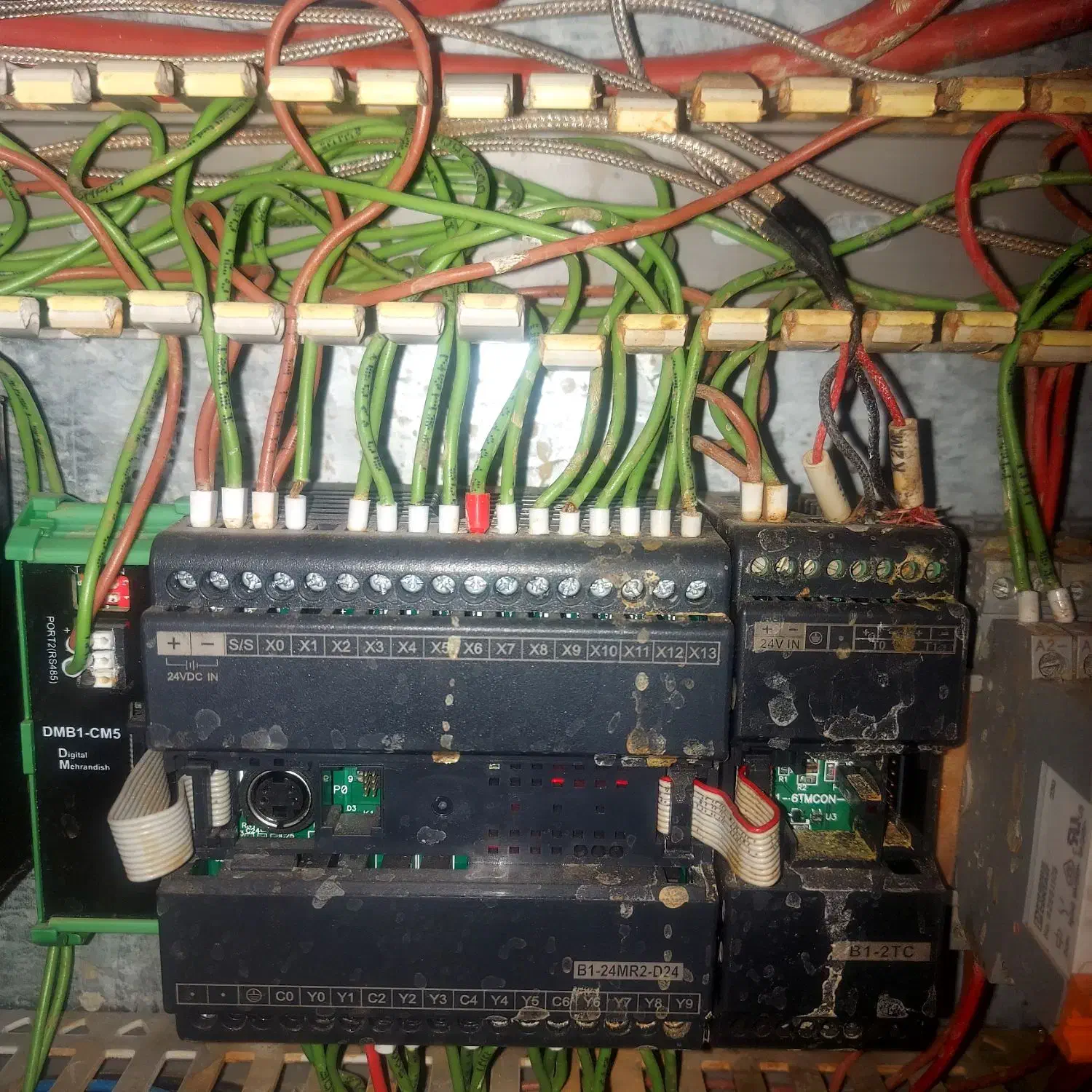 برق کار ک اجرای پروژه های صنعتی و عیب یابی|خدمات پیشه و مهارت|اشتهارد, |دیوار