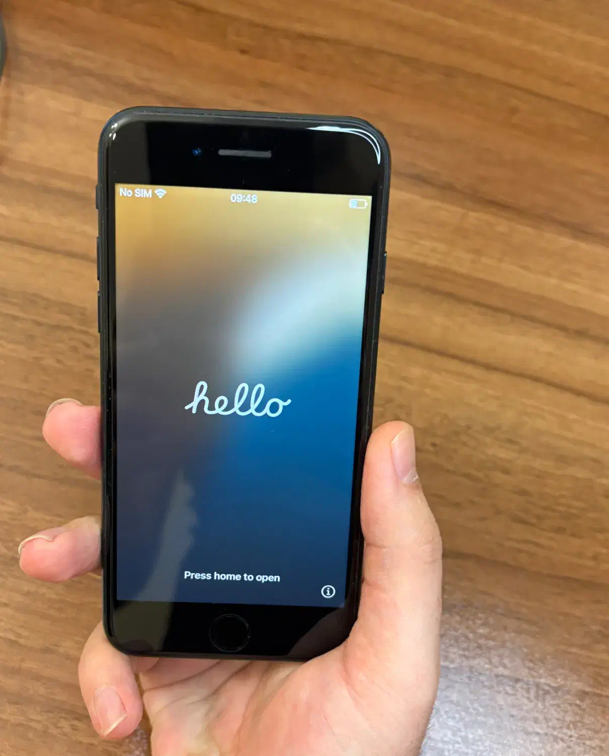 آیفون SE 2022 مشابه آیفون 13 تمیز و بدون خط‌وخش|موبایل|تهران, شهرک پرواز|دیوار