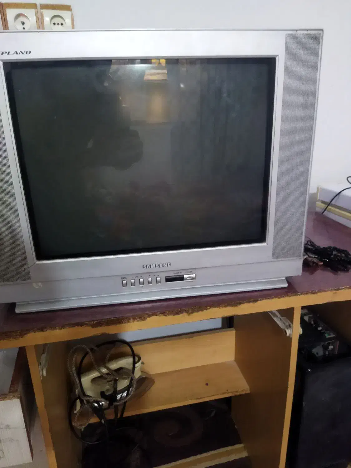 تلوزیون سامسونگ 21اینچ کار کرده بدون کنترل|تلویزیون و پروژکتور|آبادان, |دیوار