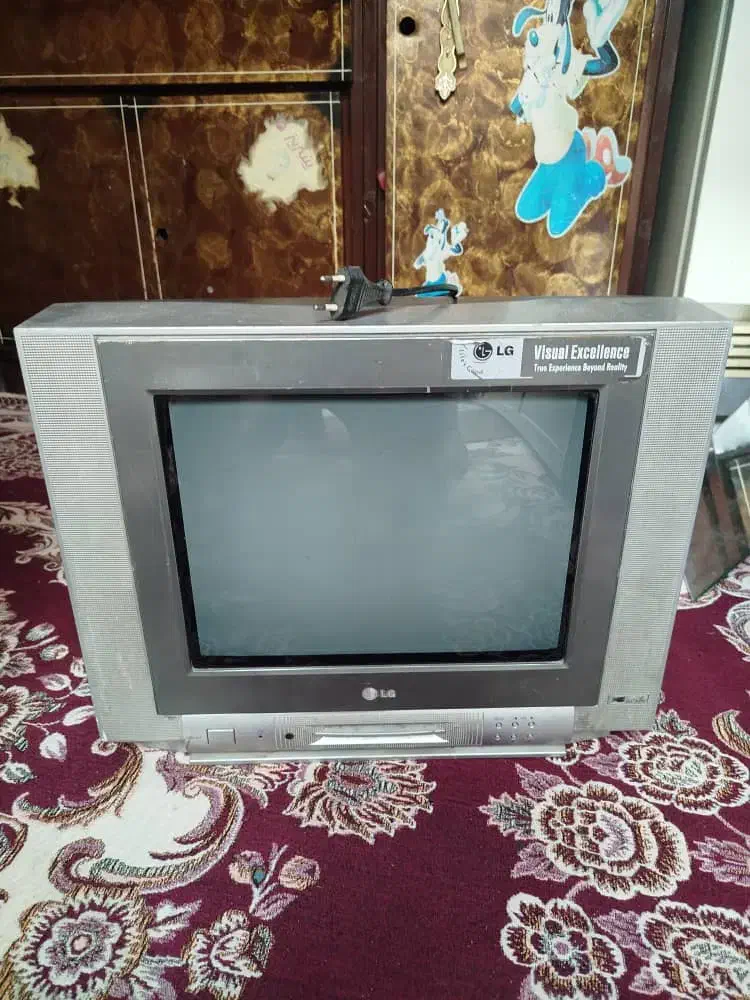 تلویزیون LG 17|تلویزیون و پروژکتور|شیراز, شریف‌آباد|دیوار