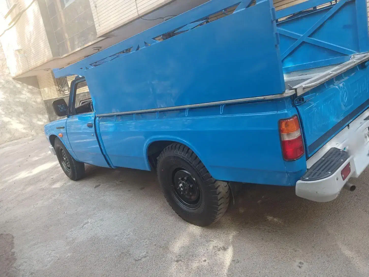 نیسان دوگانه فابریک ۴۰۲ دریچه سیمی|خودرو سواری و وانت|برخوار, |دیوار