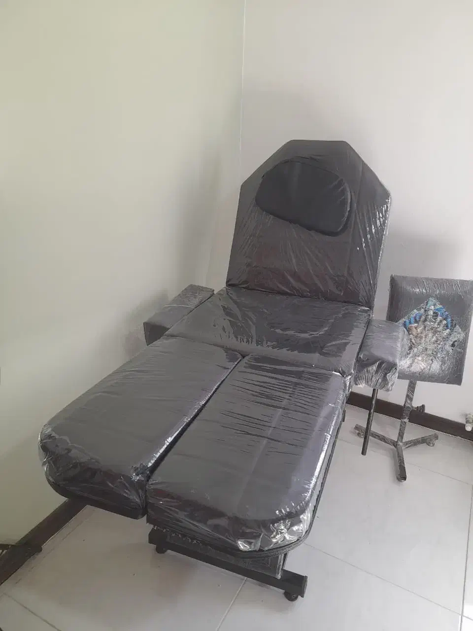 تخت تتو|آرایشگاه و سالن‌های زیبایی|محمدشهر, شهرک پیام (مهرالبرز)|دیوار