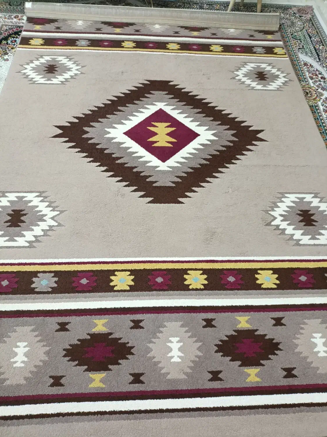 فرش|فرش|بندر انزلی, انصار الحسین|دیوار