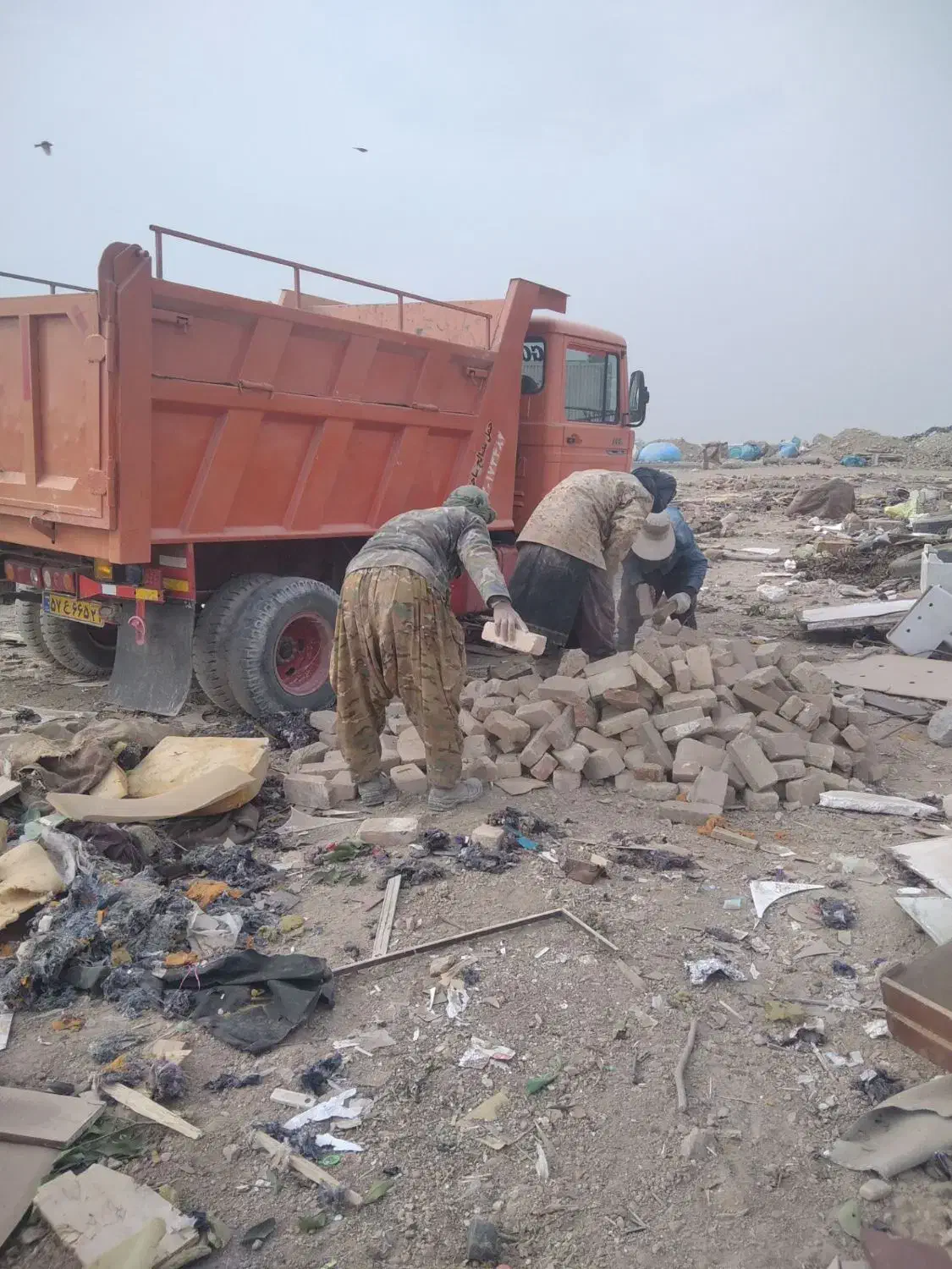 خاور مصالح ساختمانی آجردسته دوم|خدمات حمل و نقل|پیشوا, |دیوار