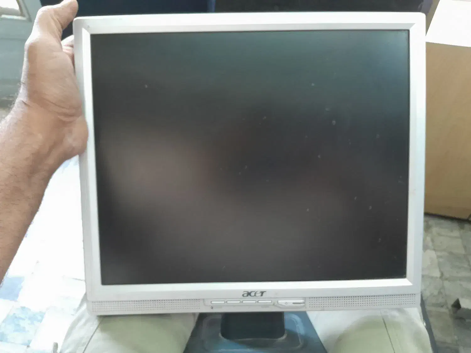 مانیتور ۱۵ و ۱۷|قطعات و لوازم جانبی رایانه|اراک, |دیوار