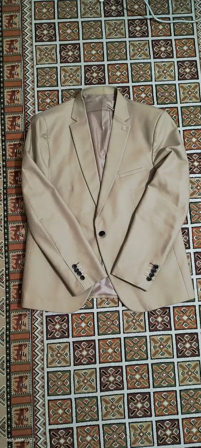 کت تک در حد نو|لباس|کاشان, شهرک انقلاب|دیوار