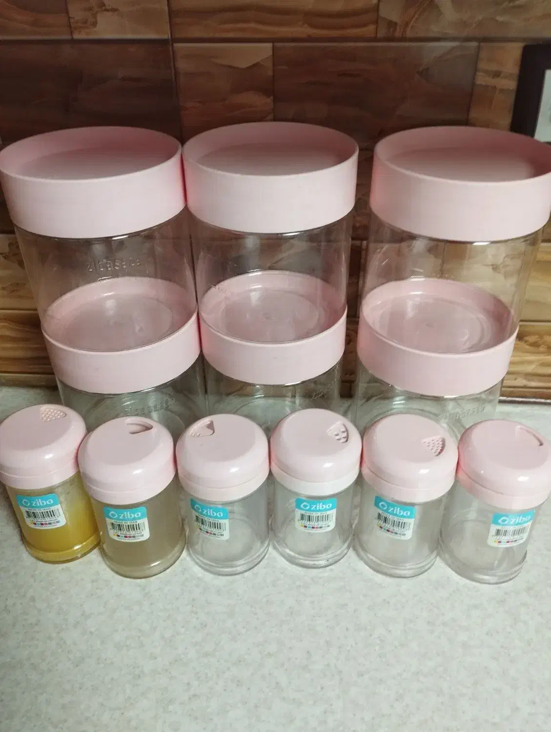 بانکه حبوبات و ادویه|ظروف نگهدارنده، پلاستیکی، یک‌بارمصرف|شیراز, شهرک نیروی انتظامی|دیوار