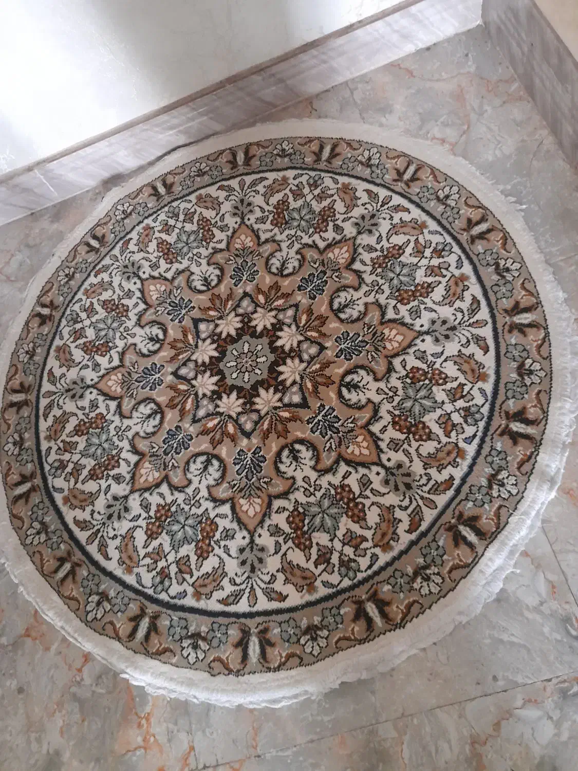 فرش گرد یک در یک|فرش|اسلامشهر, شهرک قائمیه|دیوار