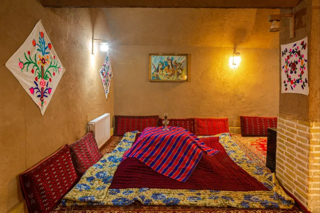 استخدام نیروی خدمات آقا ونگهبان شیفت شب|استخدام خدمات فروشگاه و رستوران|نیشابور, دربقاضی|دیوار