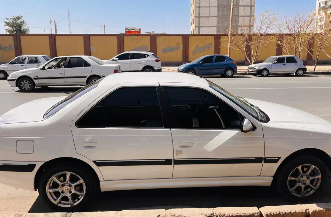 ماشین،پژو پارس سفید XU7P|خودرو سواری و وانت|کرمان, |دیوار