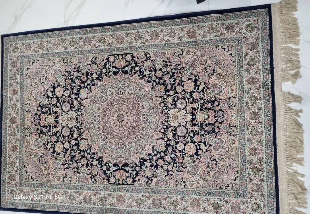 دوعدد فرش ۹متری مشهد ودو قالیچه ۱۲۰۰شانه تراکم۳۶۰۰|فرش|تهران, دهقان|دیوار